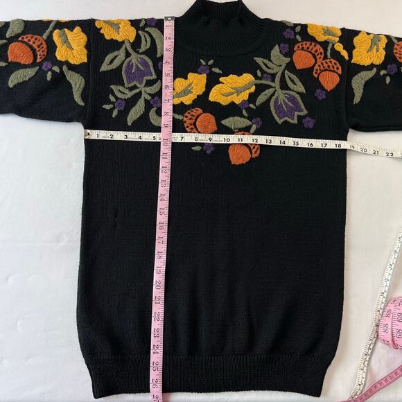 Abercrombie & Fitch Vintage Wool Sweater Embroidered Floral Black Size Small - Picture 5 of 7